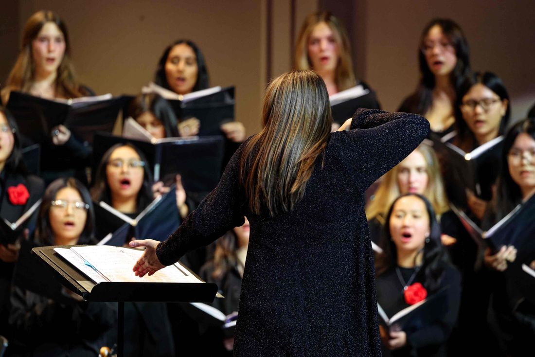 Body image for the article: Winter Choral Concert Photo Spread