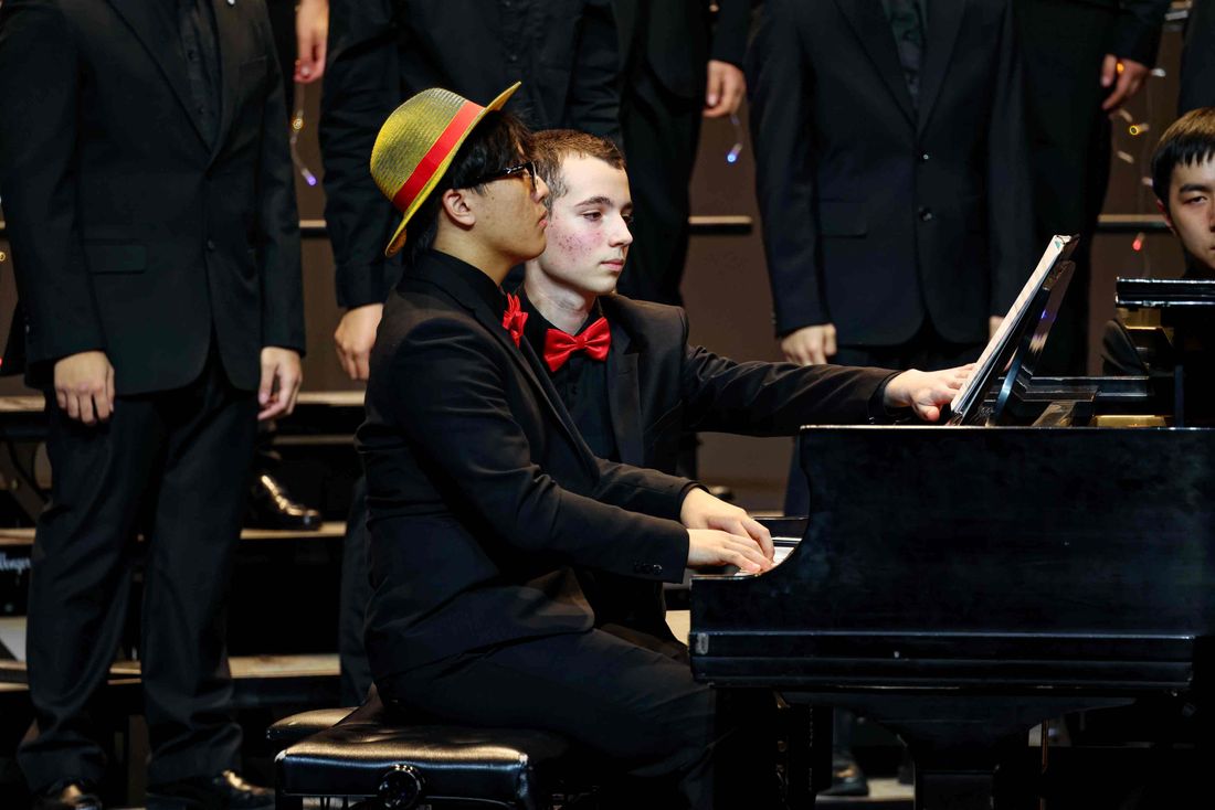 Body image for the article: Winter Choral Concert Photo Spread